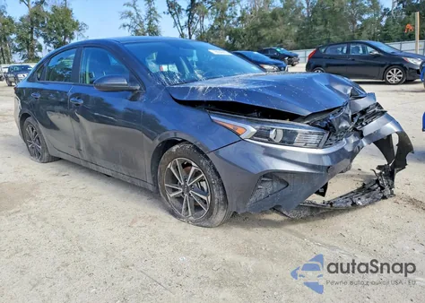 2024 Kia Forte Lx z USA, uszkodzony, nr VIN 3KPF24AD9RE837783